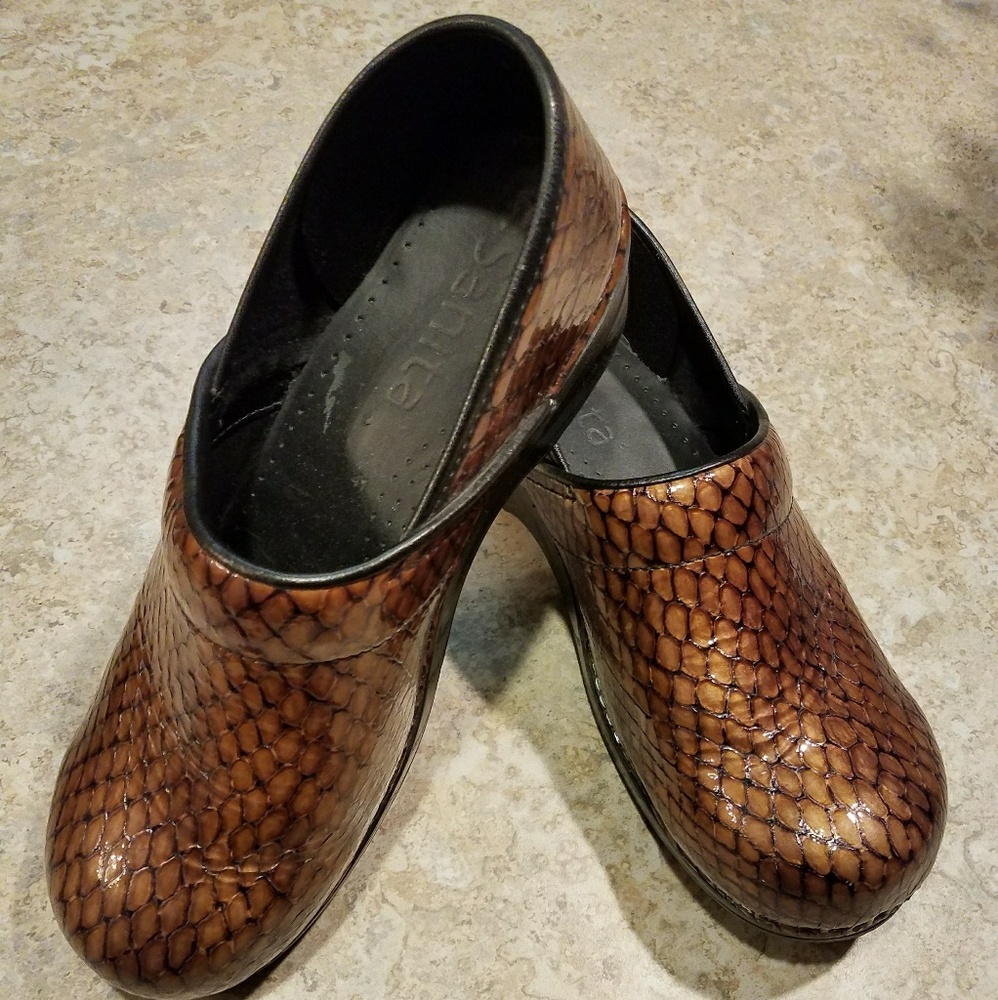Sanita clogs